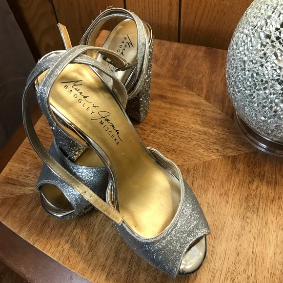 BADGLEY MISCHKA Shoes Open Toe Platform - Silver Sparkle-Size 9 -Good Condition - Picture 3 of 15